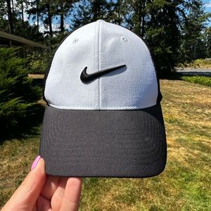 Nike Black & White Golf Hat